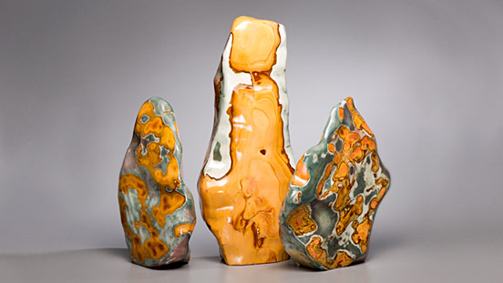 Nearly 100 museum-quality items throughout the campus showcase gem, mineral and jewelry specimens from the GIA collection.