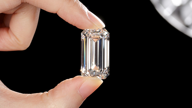 Figure 1. This 34.59 ct CVD-grown diamond (24.94 × 13.95 × 9.39 mm), produced by Ethereal Green Diamond in India, is the largest GIA has tested. Photo by Johnny (Chak Wan) Leung.