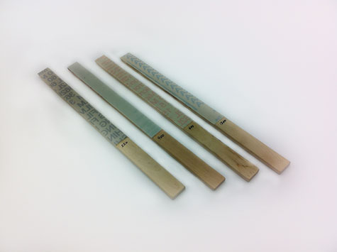 四种研磨棒上的超精细抛光膜含有四种不同的研磨颗粒。