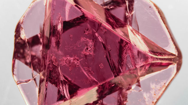 Rare spinel macle Rare spinel macle