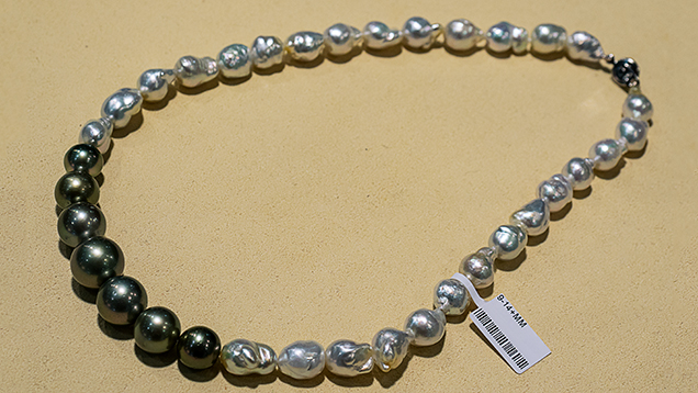 Tahitian cultured pearl and “keshi” necklace. Tahitian cultured pearl and “keshi” necklace.