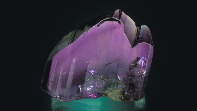 タンザナイトの結晶