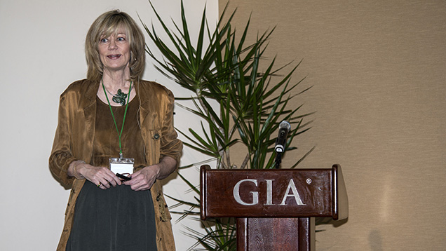 Lisbet Thoresen、2014年 Sinkankas Symposium（Sinkankasシンポジウム）にて