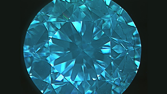 DiamondView image of HPHT synthetic showing square pattern.