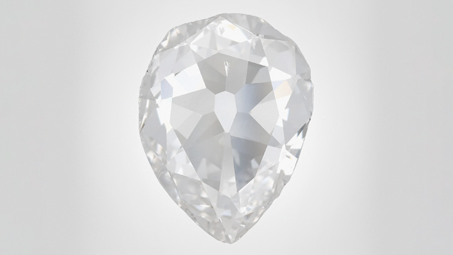 Figure 1. This 3.58 ct natural type IIa diamond with H color and SI2 clarity displayed a unique fluorescence pattern when exposed to deep-UV light. Photo by Diego Sanchez.