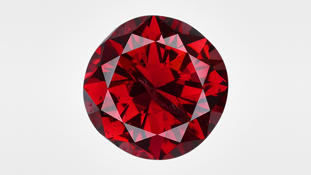 This 1.21 ct diamond exhibits a natural red color.