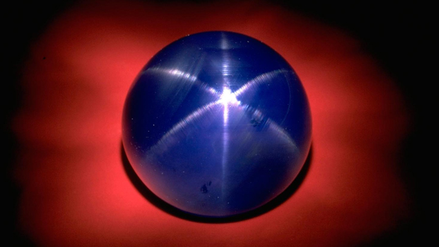 330 克拉亚洲之星 (Star of Asia) 蓝宝石