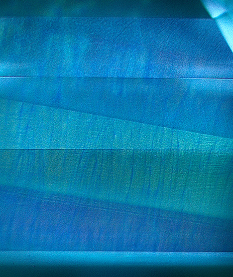 DiamondView image shows green and blue fluorescence.