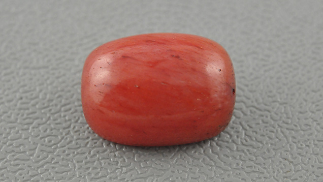 Dyed-bone cabochon