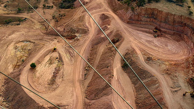 Open-pit mine. 露天掘り鉱山