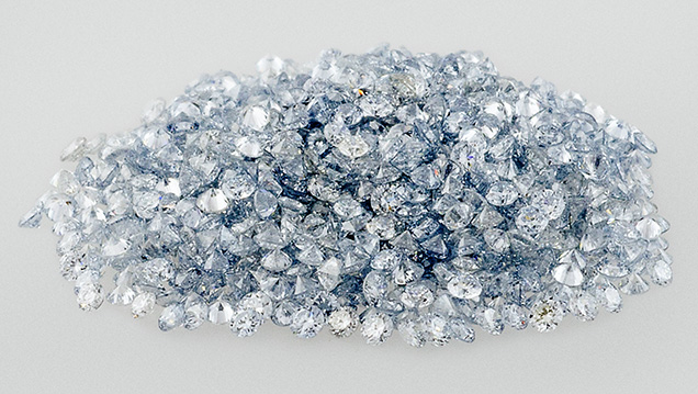 Within a parcel of 1,102 diamond melee, 1,092 were identified as HPHT synthetics. Within a parcel of 1,102 diamond melee, 1,092 were identified as HPHT synthetics.