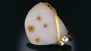 Flagship I brooch