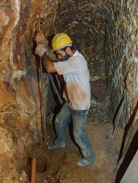 This morganite mine is in the Brazilian State of Minas Gerais, near Govenador Valderas. Morganite is usually mined from solidified magma-released fluids called pegmatites. - Eric Welch/GIA.