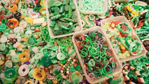 Hong Kong’s jade market attracts jewelry connoisseurs from around the world. You’ll be able to visit it regularly when you study at the GIA campus in Hong Kong.