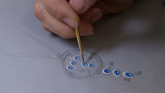 バンコクのGIAのジュエリー デザイン コースでは実践的な経験を積むことができる。卒業までに、実践的なスキルを身につけ、自身のデザインのポートフォリオを完成することができる。